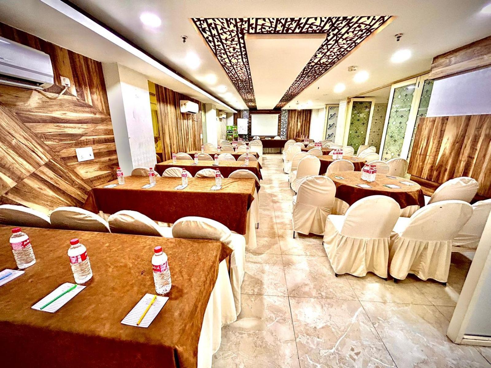 Hotel The Tomar Hospitality Neu-Delhi Exterior foto