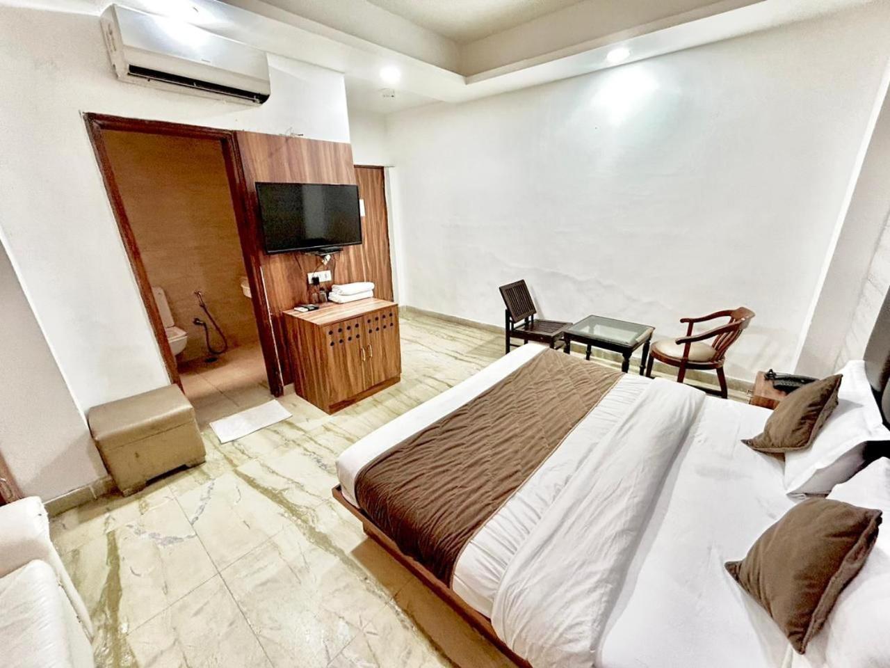 Hotel The Tomar Hospitality Neu-Delhi Exterior foto