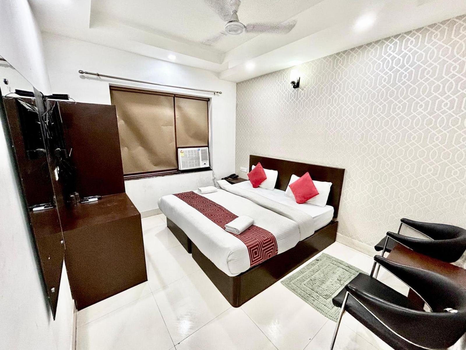 Hotel The Tomar Hospitality Neu-Delhi Exterior foto