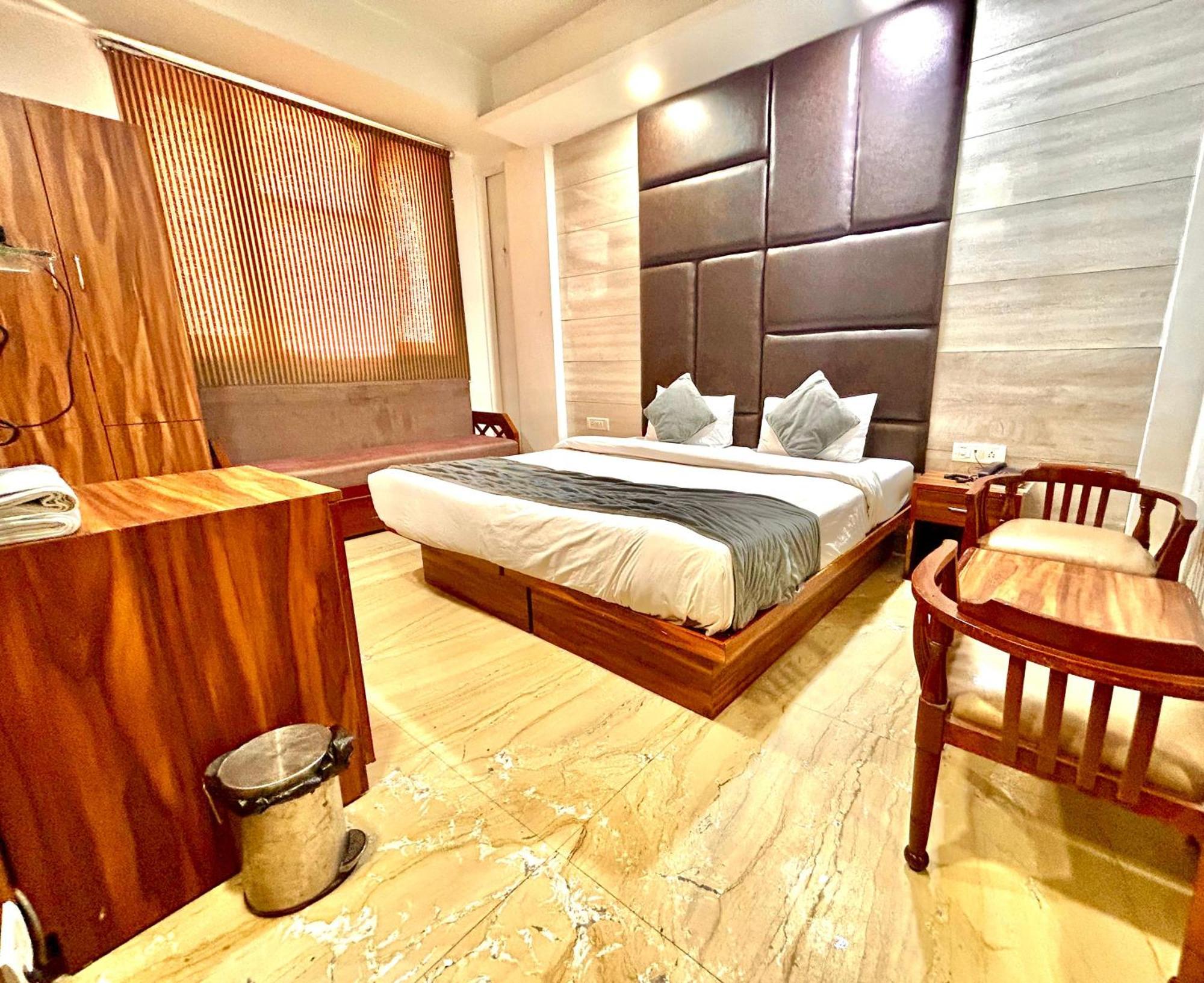 Hotel The Tomar Hospitality Neu-Delhi Exterior foto